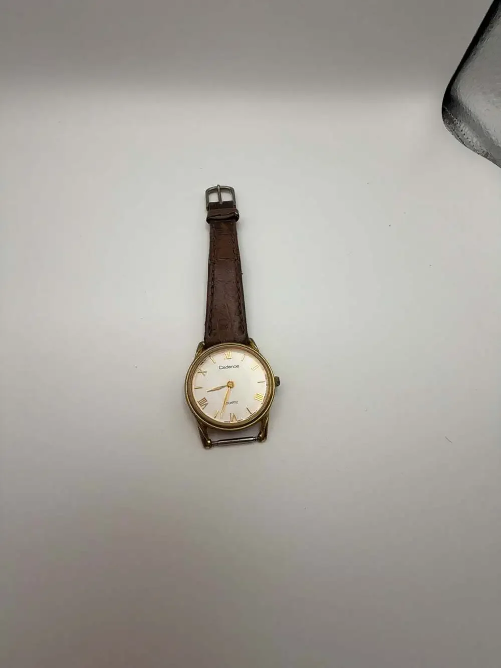 Cadence Quartz Analog Wristwatch with Gold-Tone Case and Leather Strap